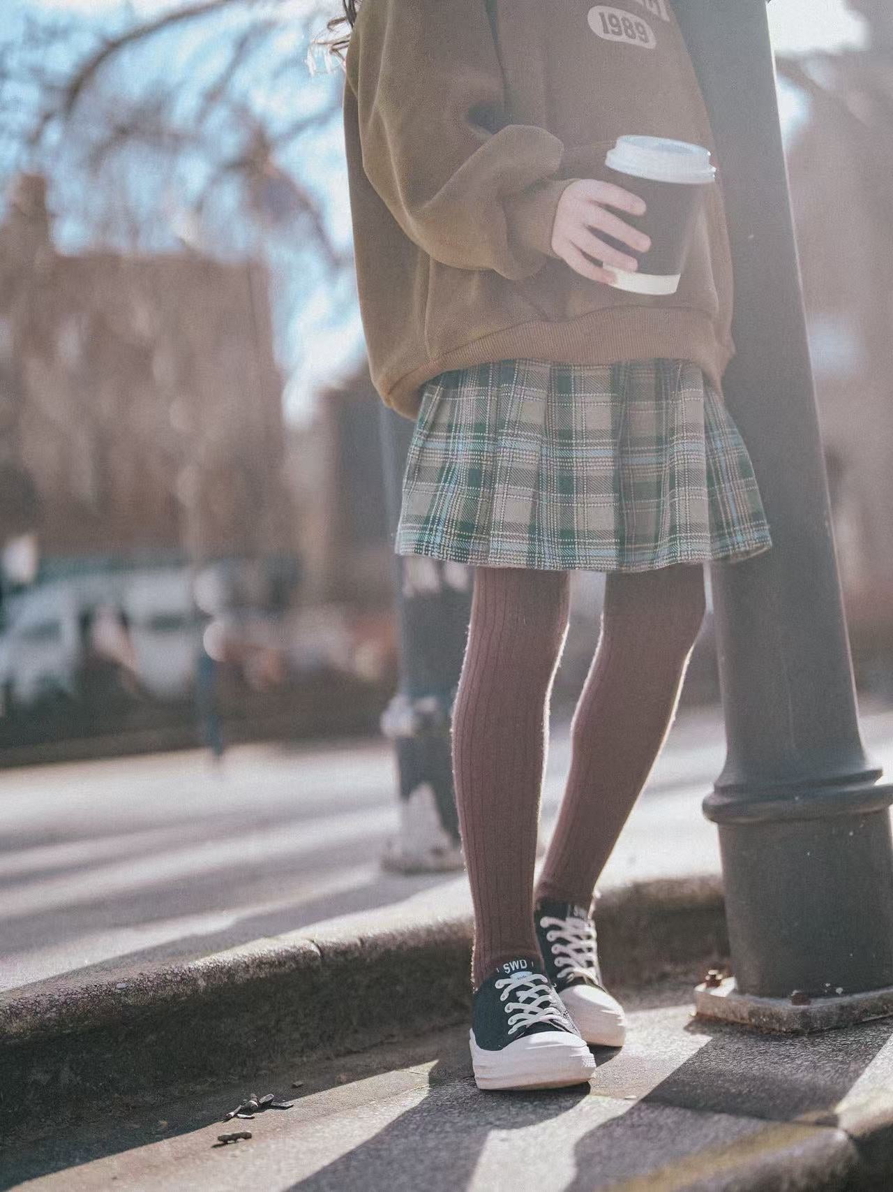 Green plaid pleated skirt